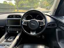 Jaguar F-PACE D180 Prestige 