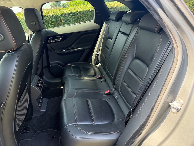 Jaguar D180 Prestige SUV 2.0 Automatic Diesel