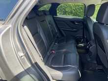 Jaguar F-PACE D180 Prestige 
