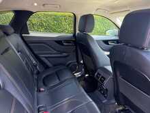 Jaguar F-PACE D180 Prestige 