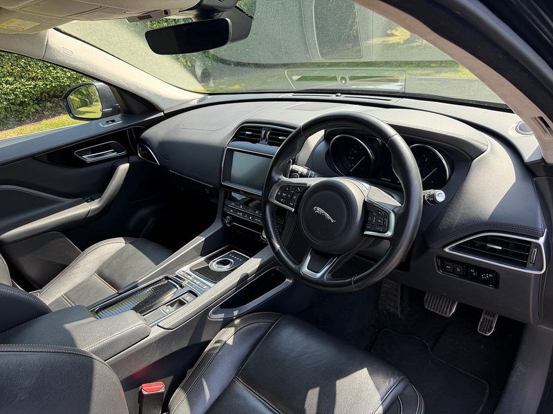 Jaguar D180 Prestige SUV 2.0 Automatic Diesel