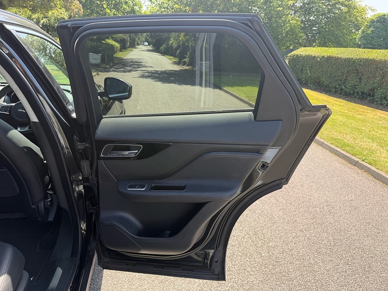 Jaguar D180 Prestige SUV 2.0 Automatic Diesel
