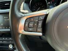 Jaguar F-PACE D180 Prestige 