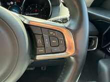 Jaguar F-PACE D180 Prestige 