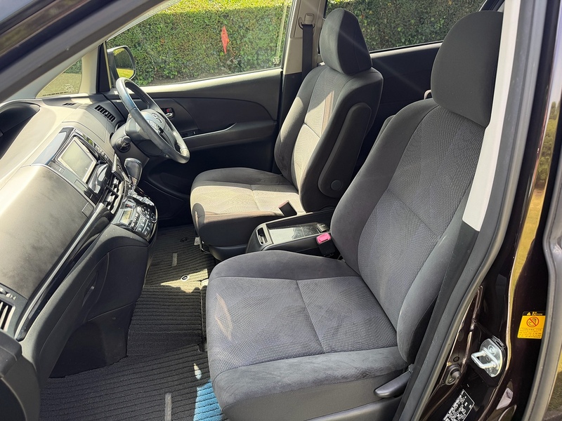 Toyota Aeras 2.4 5dr MPV Automatic Petrol