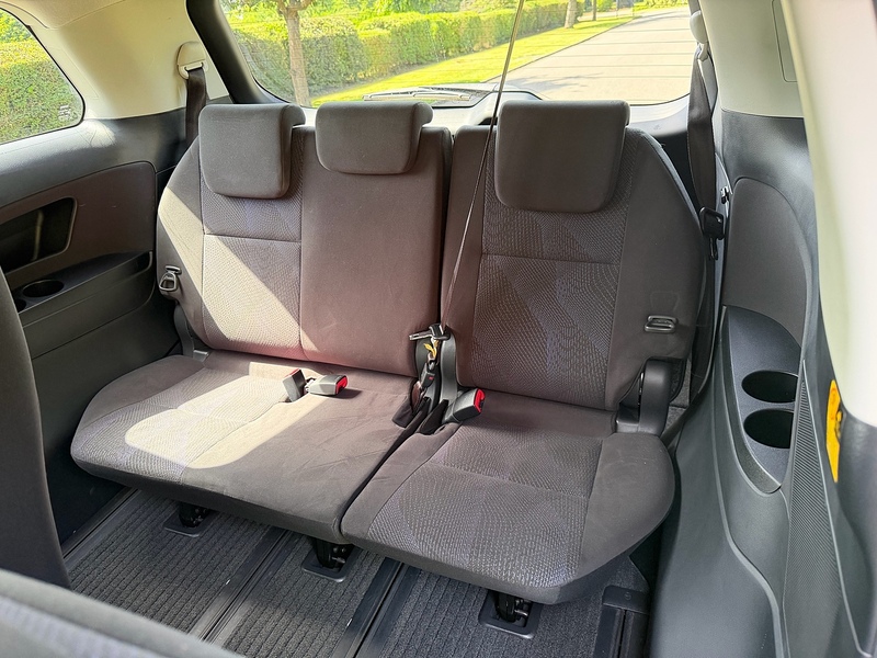 Toyota Aeras 2.4 5dr MPV Automatic Petrol