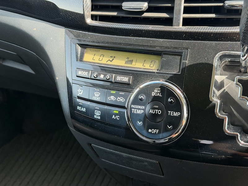 Toyota Aeras 2.4 5dr MPV Automatic Petrol