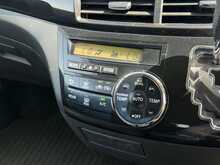 Toyota Estima Aeras 