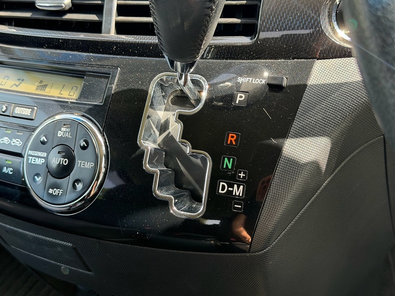 Toyota Aeras 2.4 5dr MPV Automatic Petrol