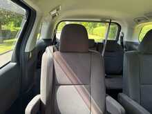 Toyota Estima Aeras 