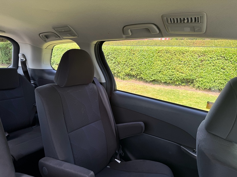 Toyota Aeras 2.4 5dr MPV Automatic Petrol