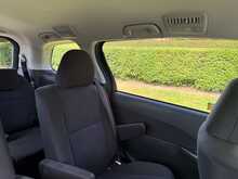 Toyota Estima Aeras 