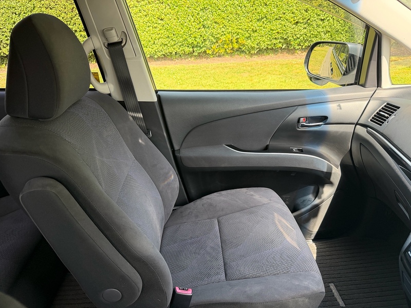 Toyota Aeras 2.4 5dr MPV Automatic Petrol