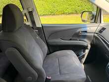 Toyota Estima Aeras 