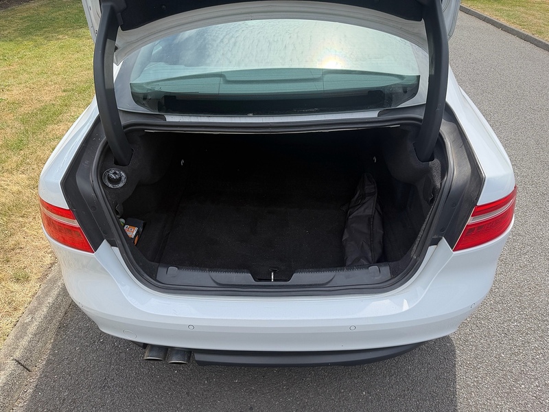 Jaguar d R-Sport Saloon 2.0 Automatic Diesel