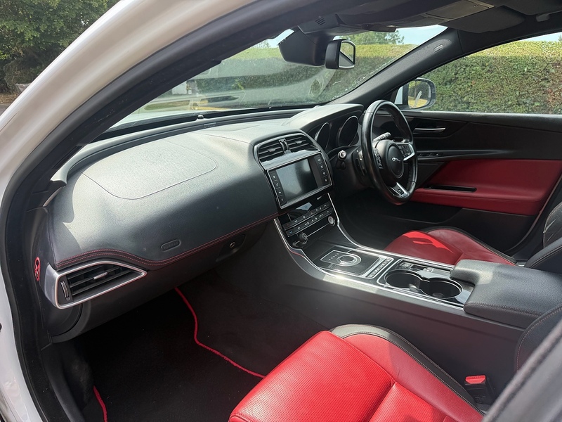 Jaguar d R-Sport Saloon 2.0 Automatic Diesel