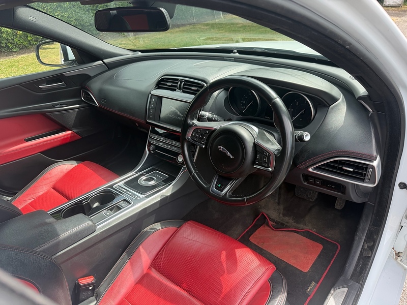 Jaguar d R-Sport Saloon 2.0 Automatic Diesel