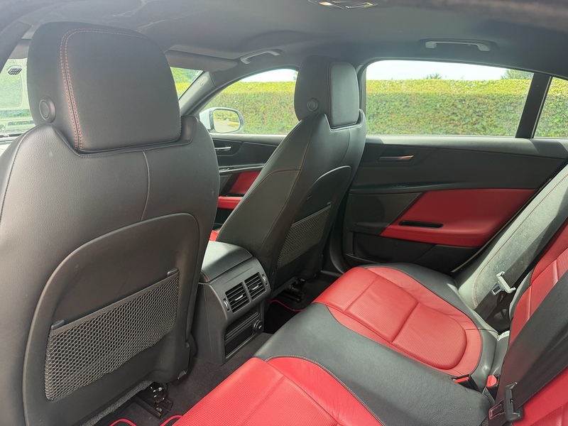 Jaguar d R-Sport Saloon 2.0 Automatic Diesel