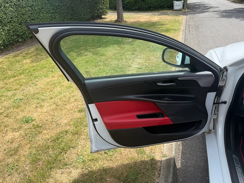 Jaguar d R-Sport Saloon 2.0 Automatic Diesel