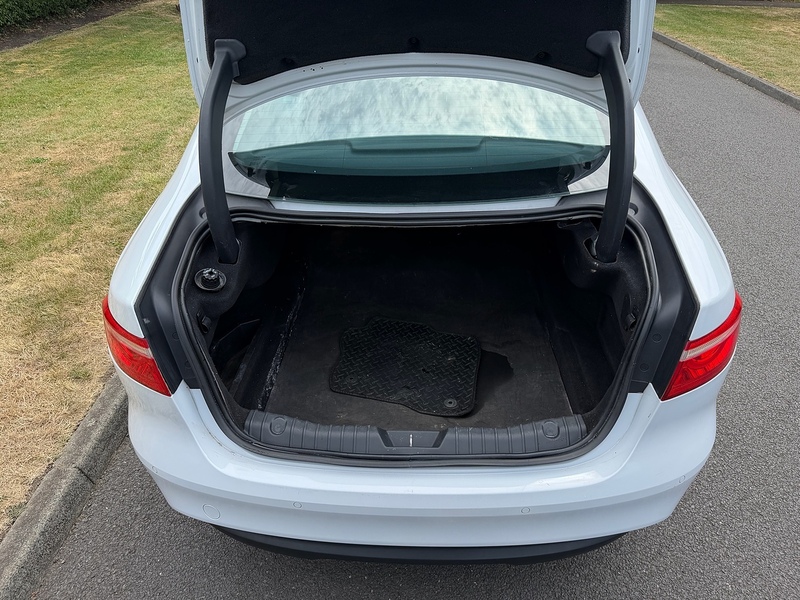 Jaguar d Prestige Saloon 2.0 Automatic Diesel