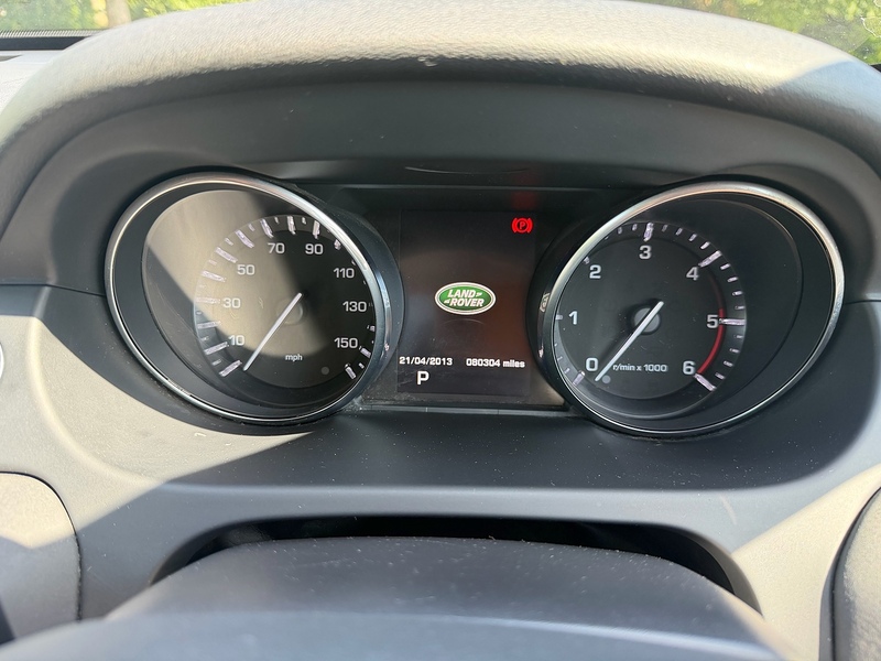 Land Rover 2.0 TD4 HSE Black SUV 5dr Diesel Auto 4WD Euro 6 (s/s) (180 ps)