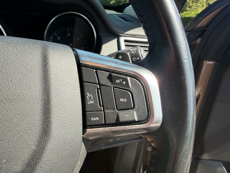 Land Rover 2.0 TD4 HSE Black SUV 5dr Diesel Auto 4WD Euro 6 (s/s) (180 ps)