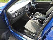 Volkswagen T-Roc TSI SE 