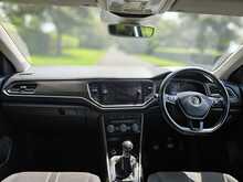 Volkswagen T-Roc TSI SE 