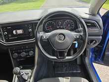 Volkswagen T-Roc TSI SE 