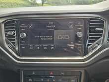 Volkswagen T-Roc TSI SE 