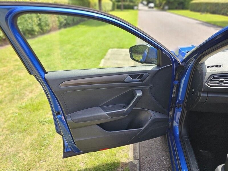 Volkswagen TSI SE SUV 1.0 Manual Petrol