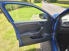 Volkswagen T-Roc TSI SE 