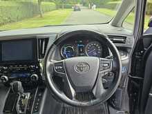 Toyota Vellfire E-Four 