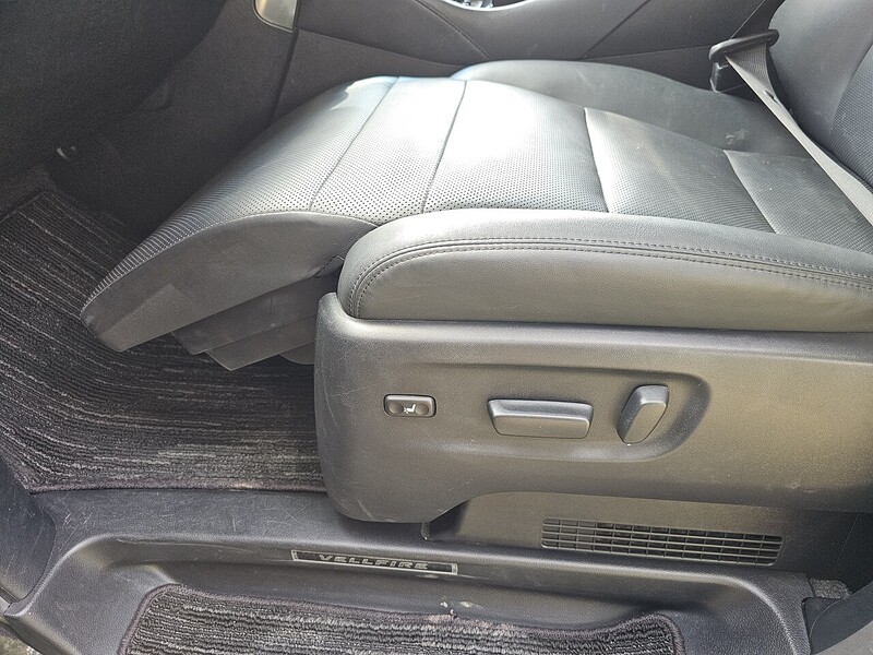 Toyota E-Four 2.5 5dr MPV Automatic Hybrid