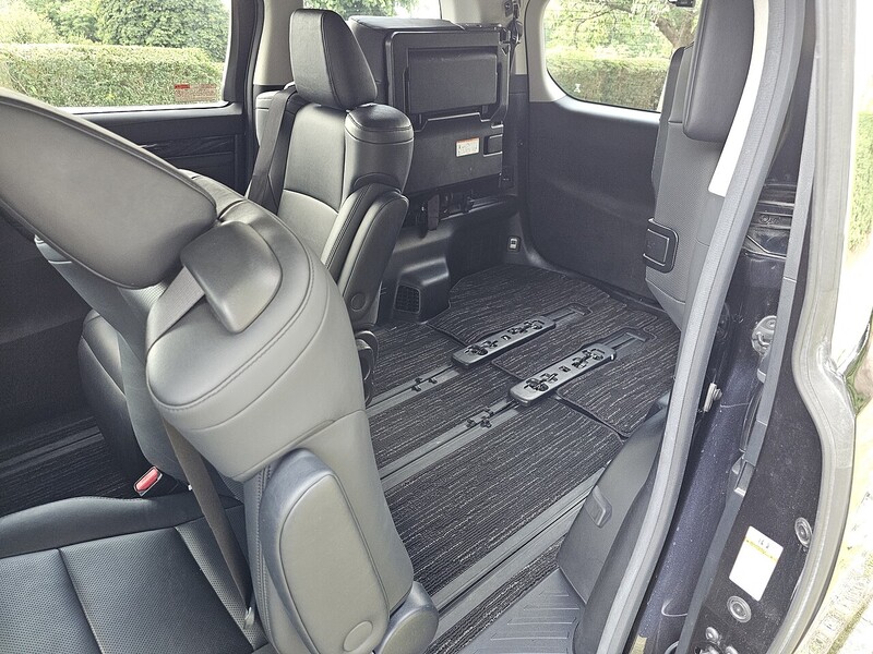 Toyota E-Four 2.5 5dr MPV Automatic Hybrid