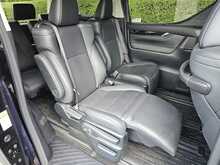 Toyota Vellfire E-Four 