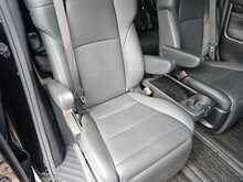 Toyota Vellfire E-Four 