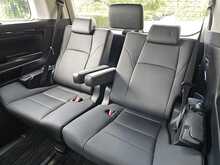 Toyota Vellfire E-Four 