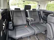 Toyota Vellfire E-Four 