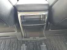 Toyota Vellfire E-Four 