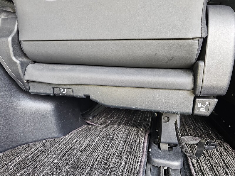 Toyota E-Four 2.5 5dr MPV Automatic Hybrid