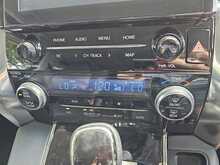 Toyota Vellfire E-Four 