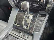 Toyota Vellfire E-Four 