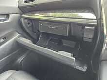 Toyota Vellfire E-Four 