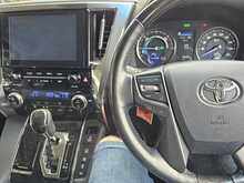 Toyota Vellfire E-Four 
