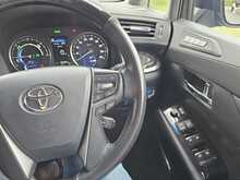 Toyota Vellfire E-Four 
