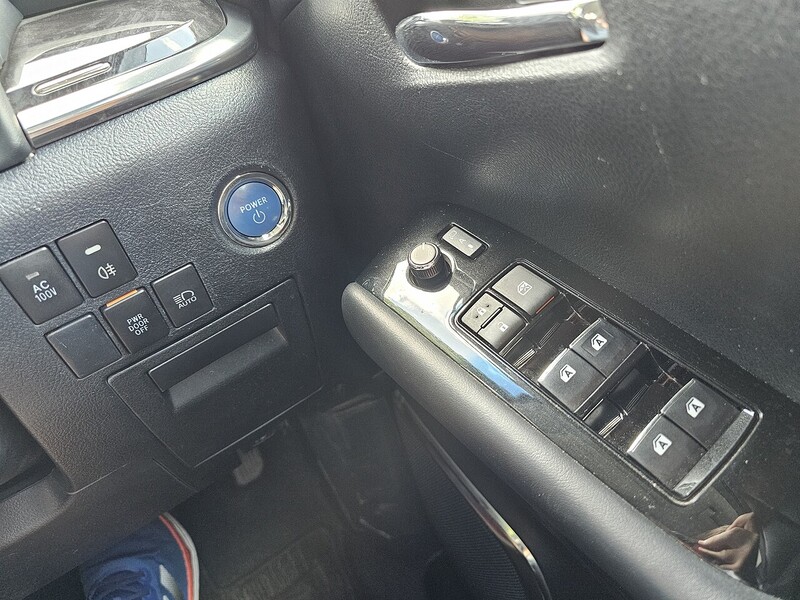Toyota E-Four 2.5 5dr MPV Automatic Hybrid