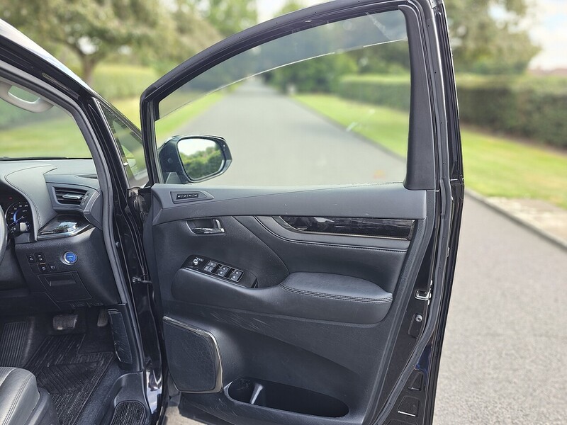 Toyota E-Four 2.5 5dr MPV Automatic Hybrid