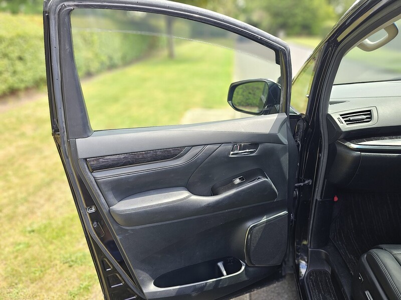 Toyota E-Four 2.5 5dr MPV Automatic Hybrid