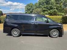 Toyota Vellfire E-Four 